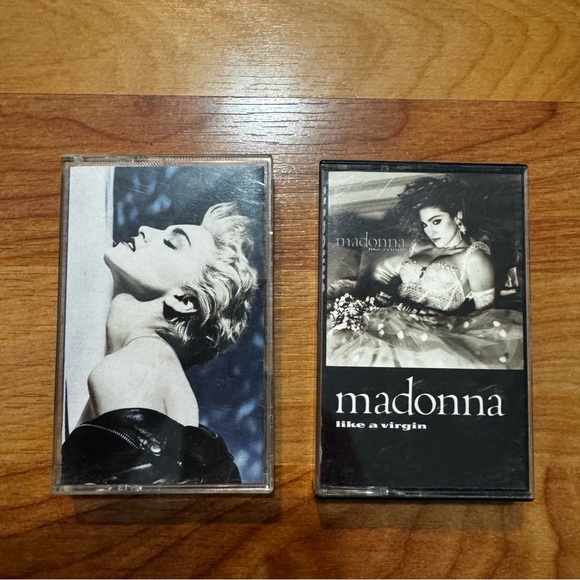 2 Vtg Madonna Cassettes Tapes - Like a Virgin (Sire/Warner 4-25157)  + True Blue - Picture 1 of 12